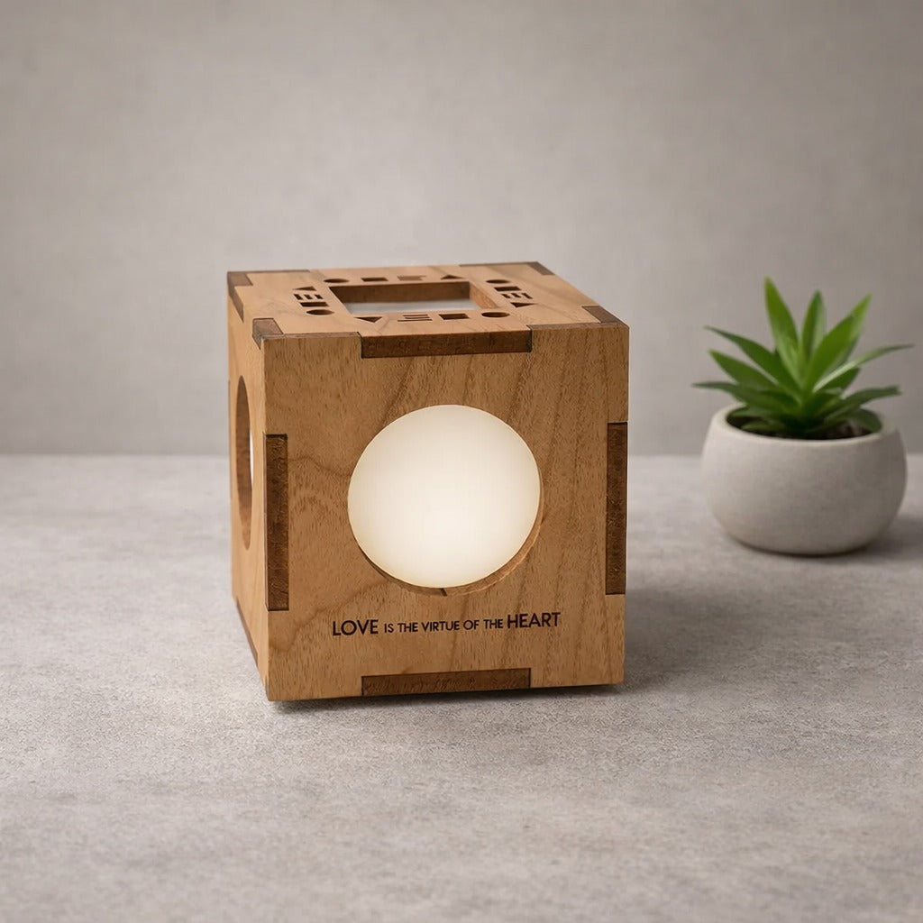 Organic Commandment Cube Light | Frank Lloyd Wright | AlaModerna