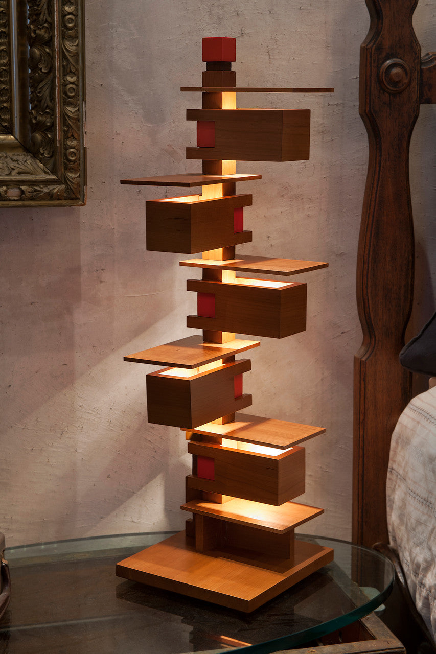 Taliesin 3 Cherry Edition

Frank Lloyd Wright, Taliesin, AlaModerna, Taliesin 3, table lamp