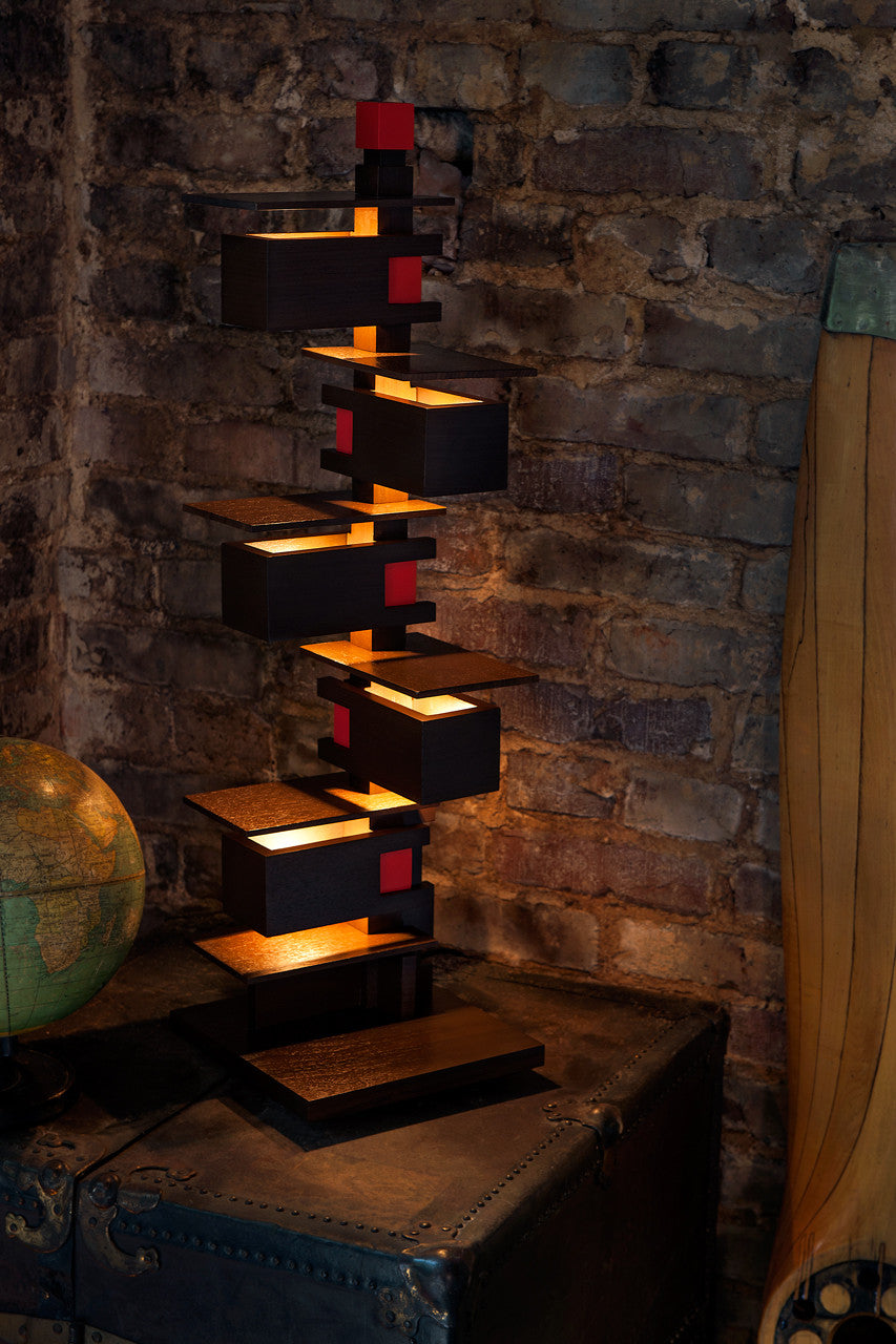 Taliesin 3 Walnut Edition

Frank Lloyd Wright, Taliesin, AlaModerna, Taliesin 3, table lamp