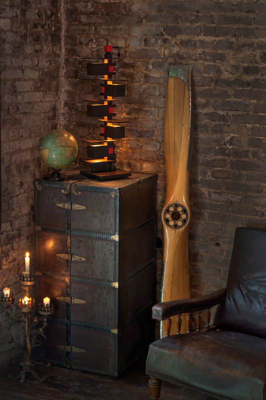 Taliesin 3 Walnut Edition

Frank Lloyd Wright, Taliesin, AlaModerna, Taliesin 3, table lamp